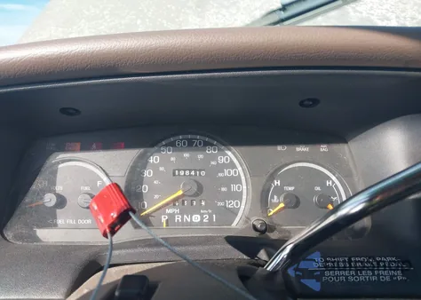 1997 Ford Crown Victoria Lx из США, поврежденный, VIN 2FALP74W4VX179691